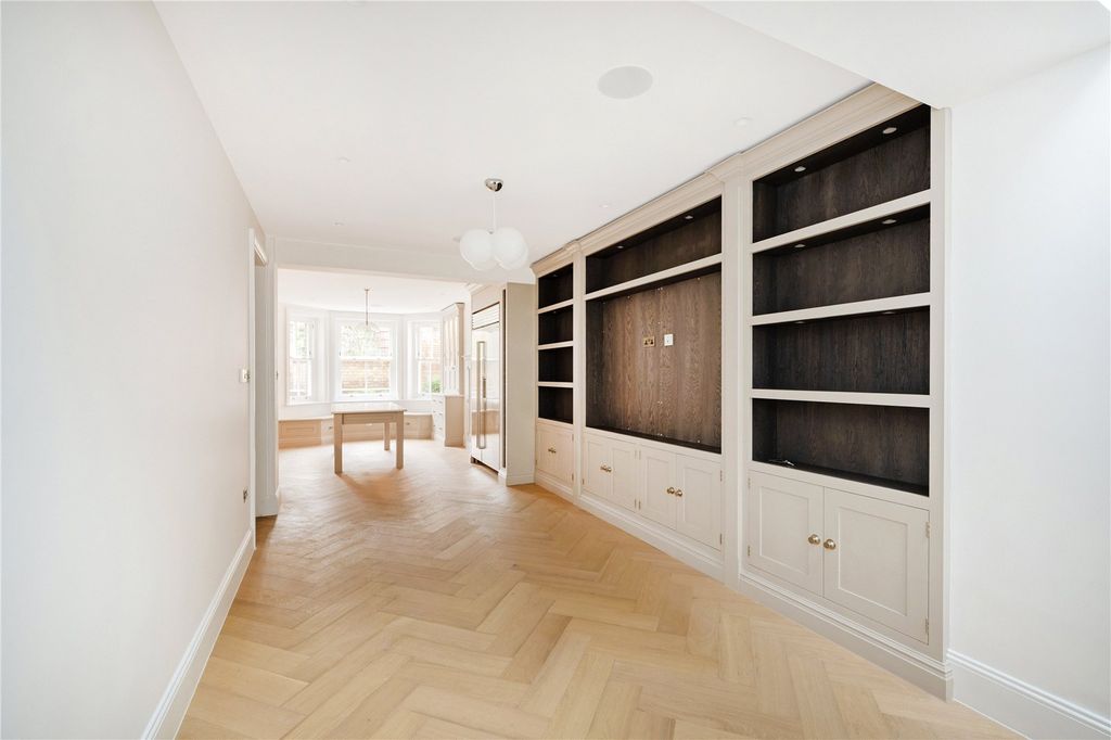 Property photo 2 of 23 Dining Area