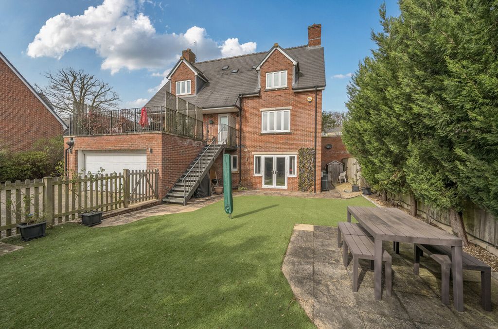 Property photo 3 of 19