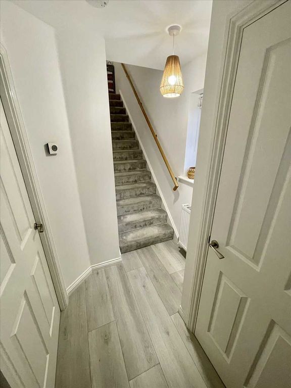 Property photo 2 of 14 Entrance Hall