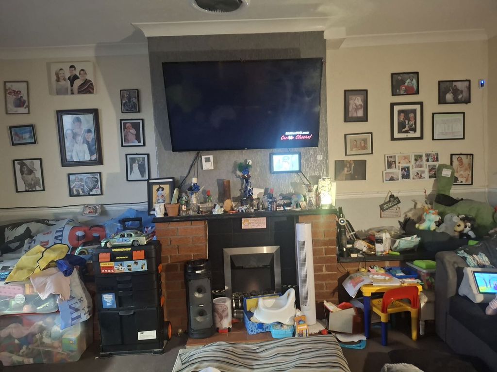 Property photo 2 of 12