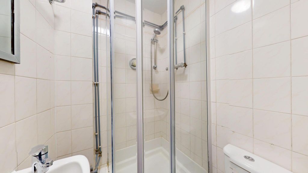 Property photo 3 of 8 Bathroom