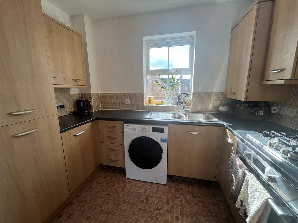 Property photo 3 of 10 Photo 8