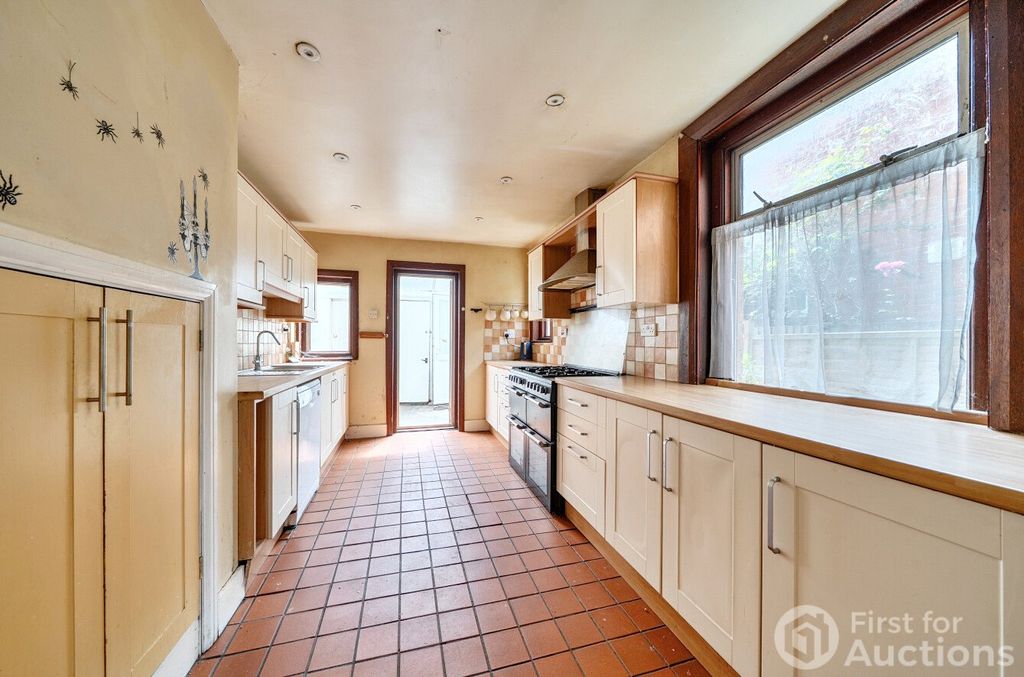 Property photo 3 of 13 Kitchen