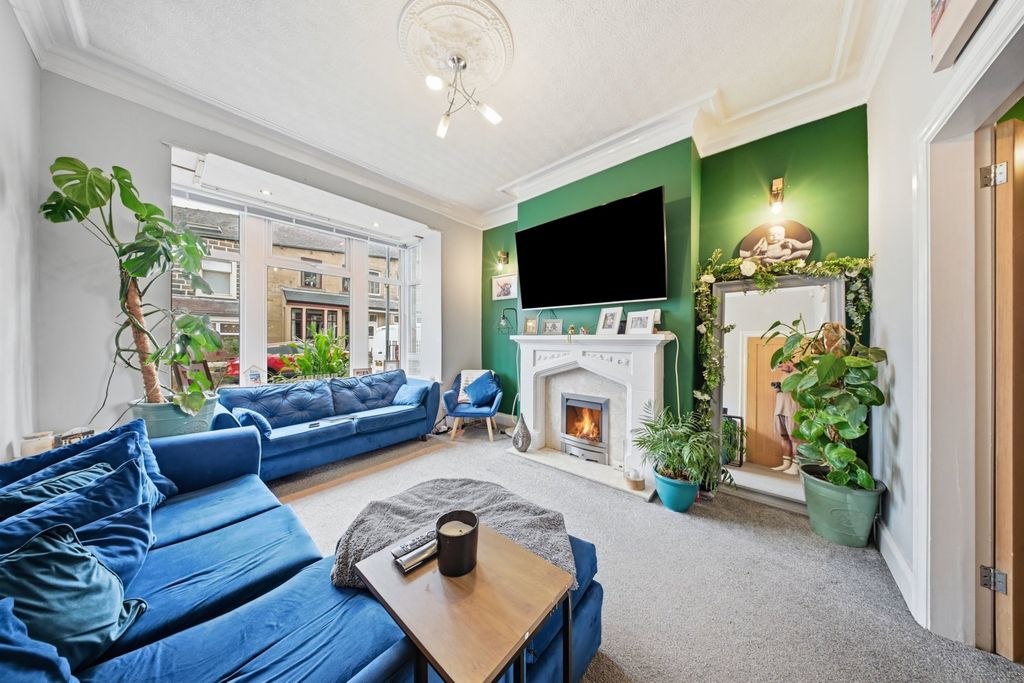 Property photo 2 of 30