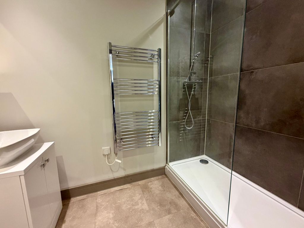 Property photo 3 of 13 Bathroom