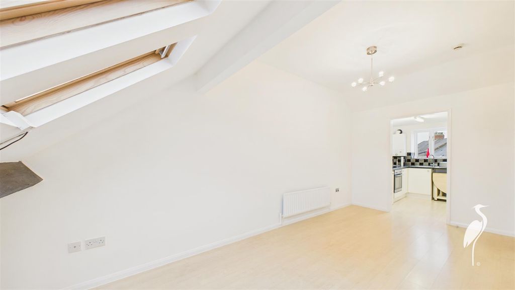 Property photo 3 of 11 Lounge