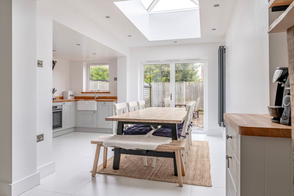 Property photo 2 of 22