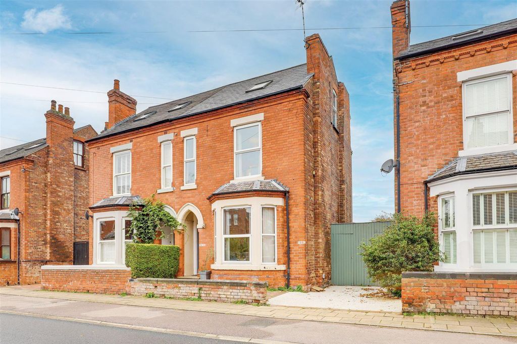 Property photo 1 of 23