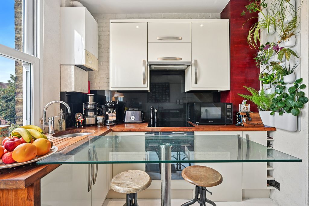 Property photo 1 of 21 Kitchen