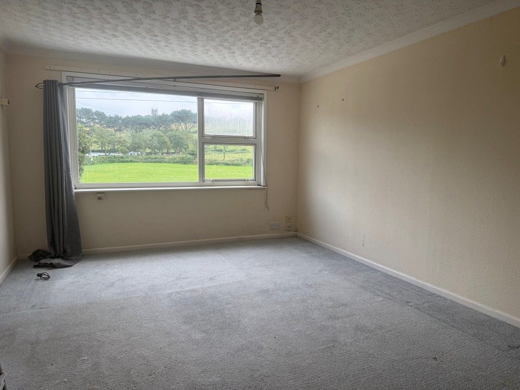 Property photo 3 of 5 Living Room