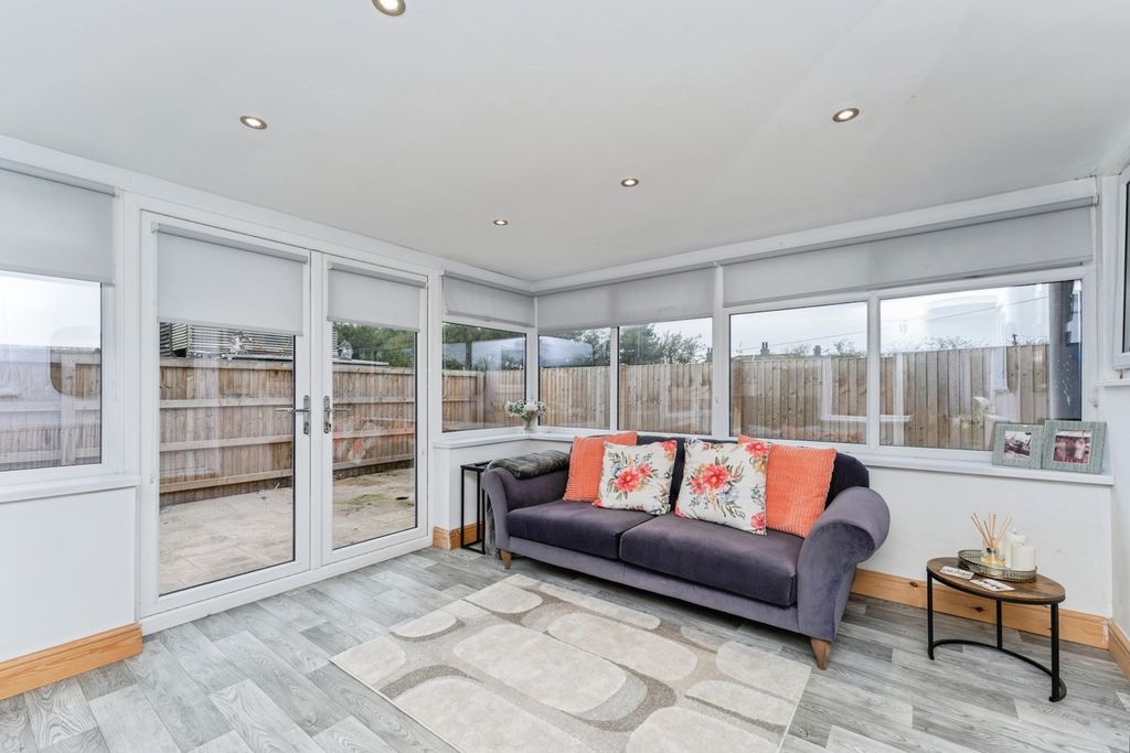 Property photo 3 of 20 Pbox-Img.Jpg