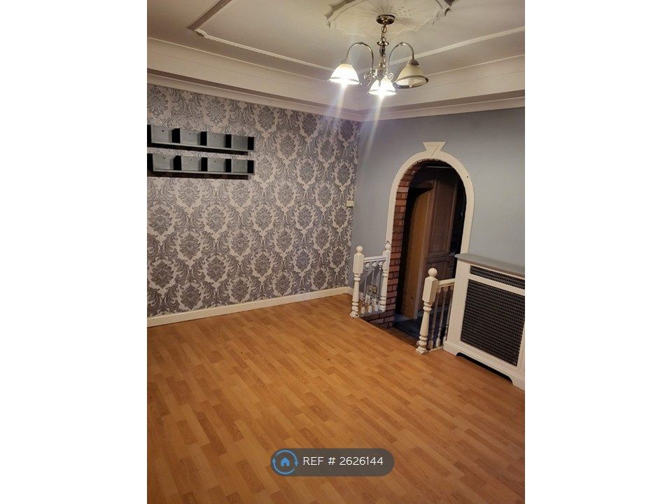 Property photo 2 of 26