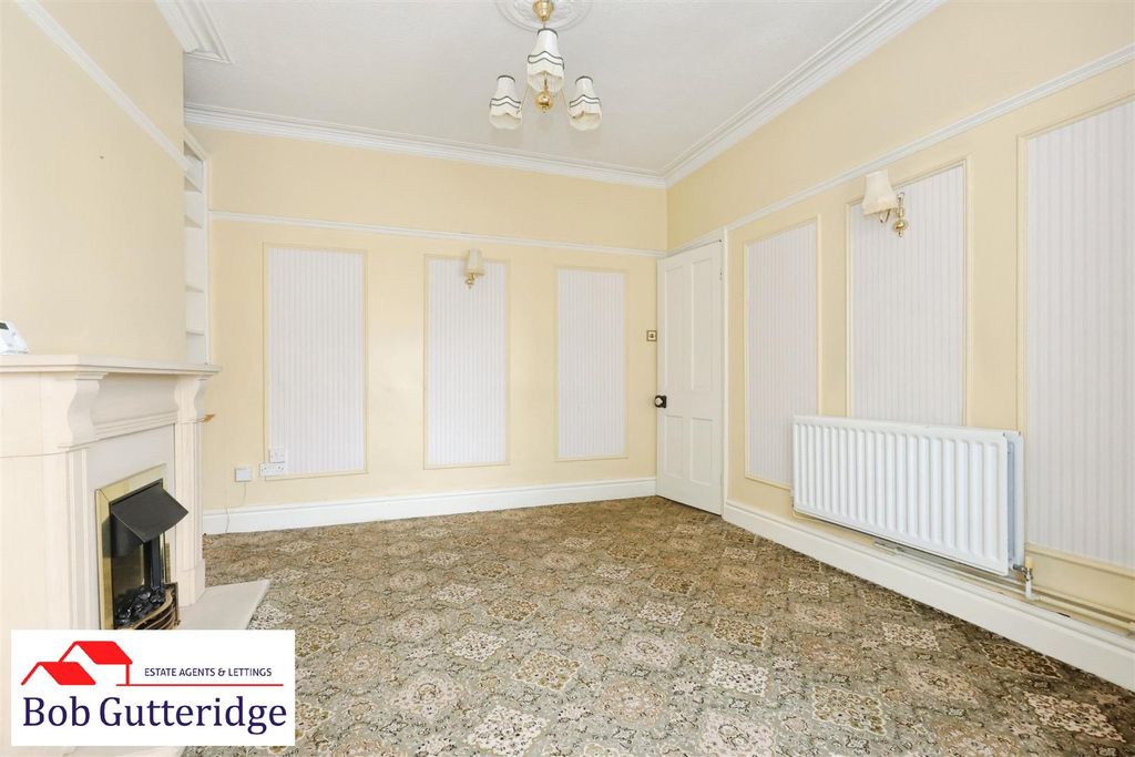 Property photo 3 of 27 Bay Fronted Lounge