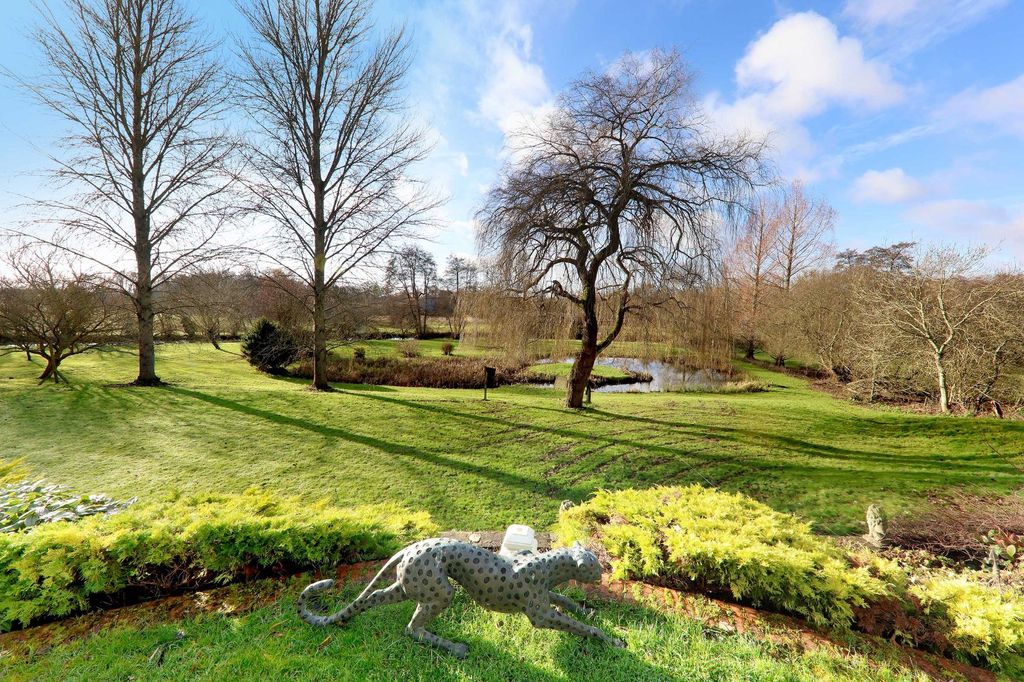 Property photo 2 of 19 Picture No. 11