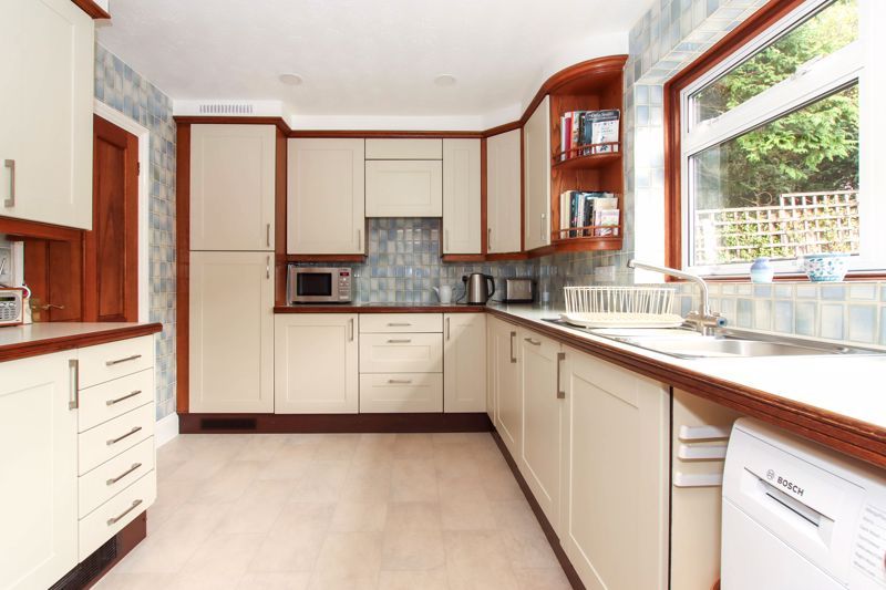 Property photo 3 of 21 Photo 13