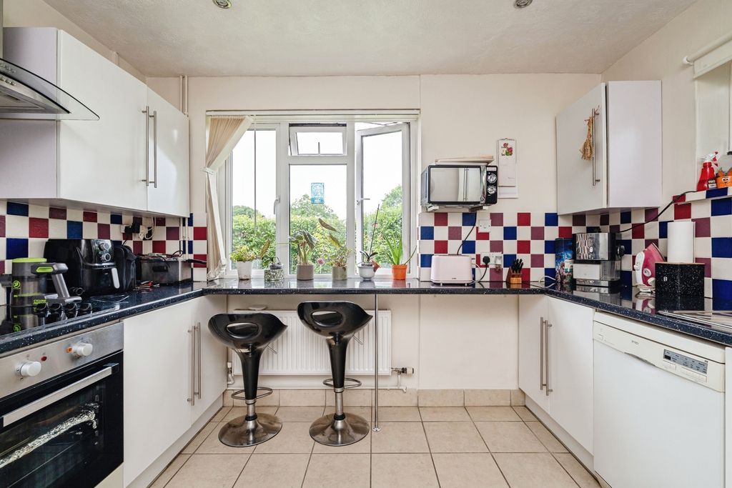 Property photo 2 of 16 Photo