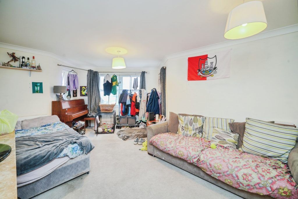 Property photo 3 of 20