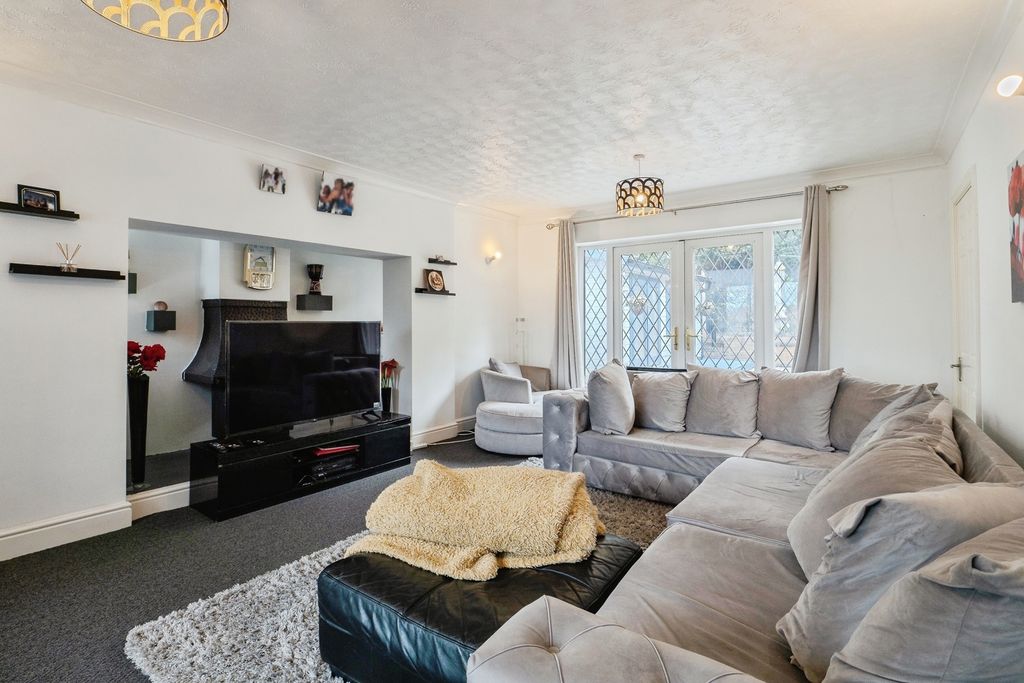 Property photo 3 of 25 Pbox-Img.Jpg