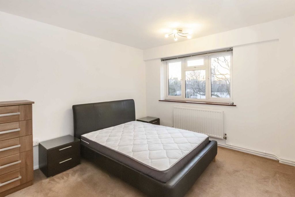 Property photo 3 of 4