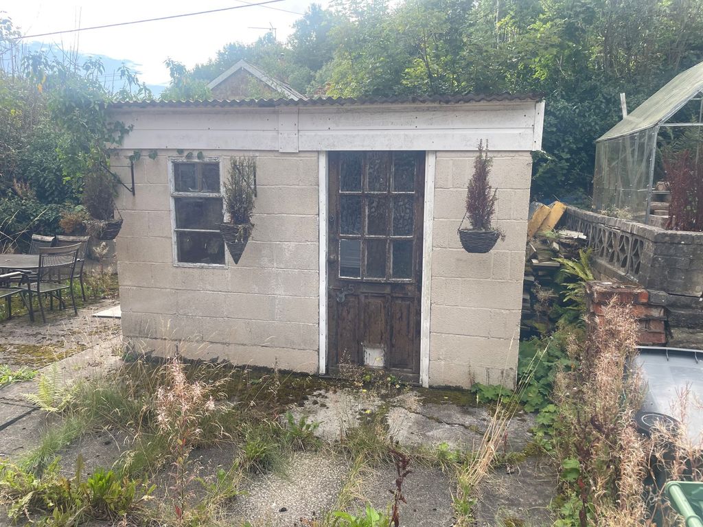 Property photo 3 of 6