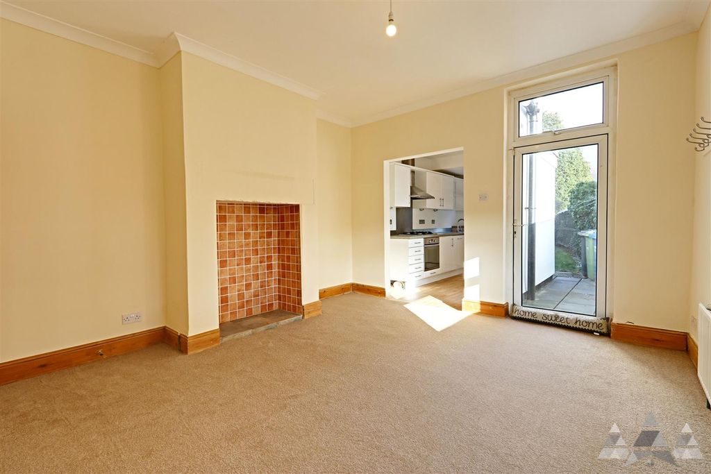 Property photo 3 of 9 Dining Room