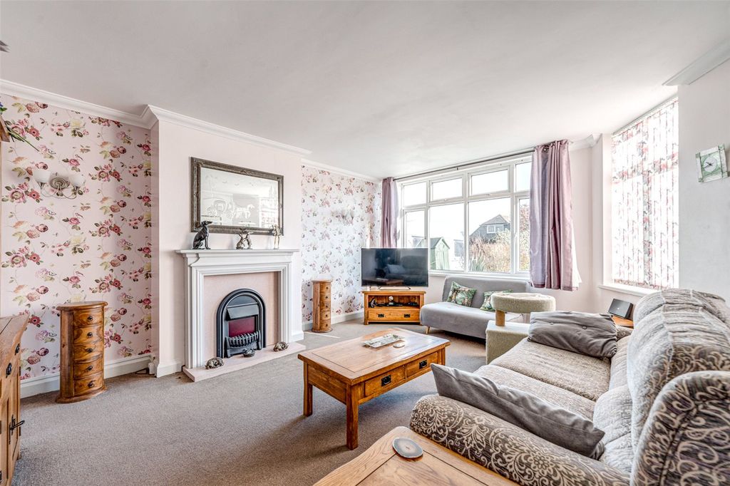 Property photo 2 of 16 Picture No. 02