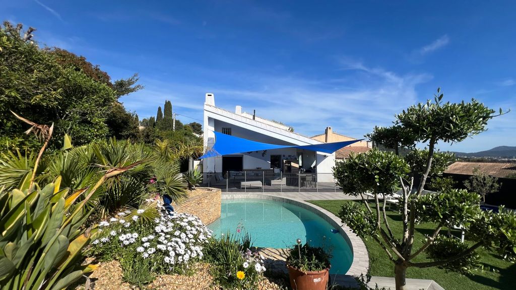 Property photo 1 of 17 Maison Six Fours Les Plages 5 Rooms (4 Bedrooms) 160 m2