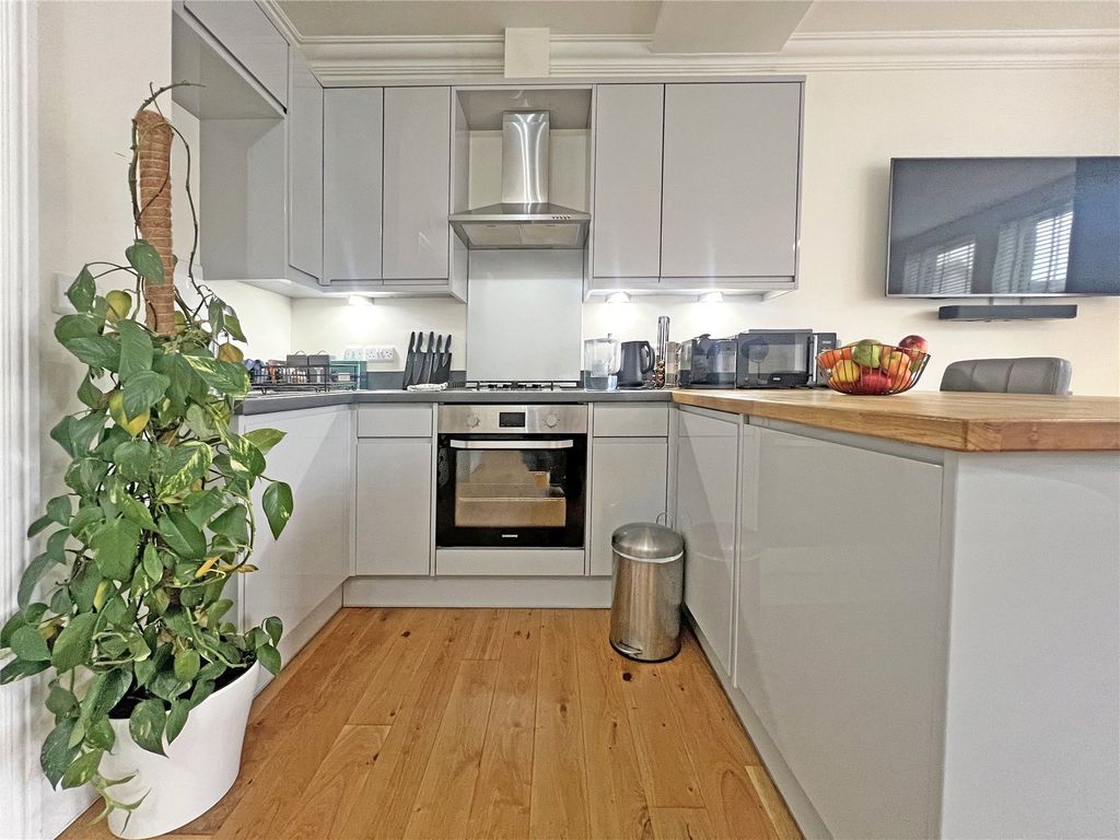 Property photo 3 of 22 Picture No. 08