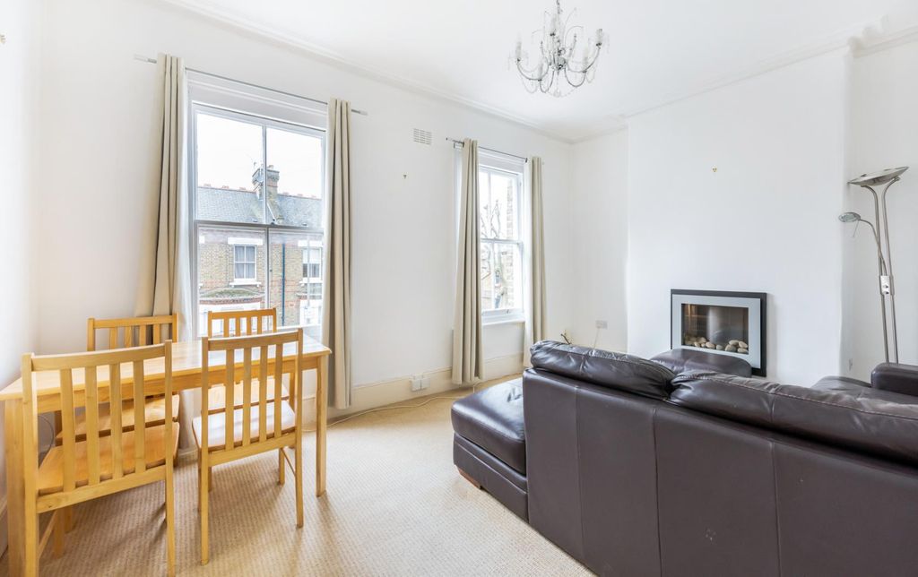 Property photo 1 of 8