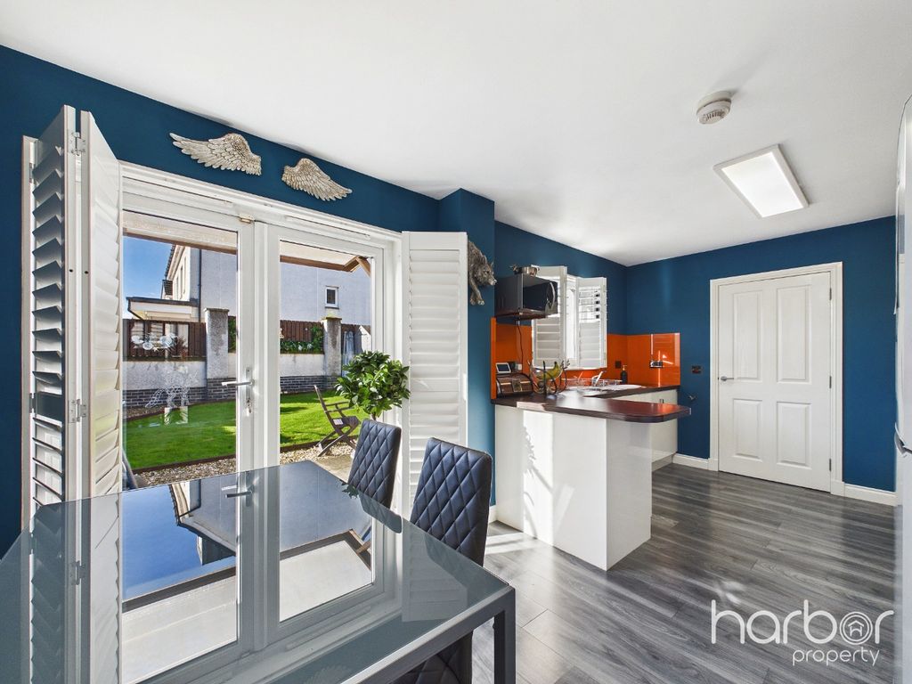 Property photo 3 of 23 5893834