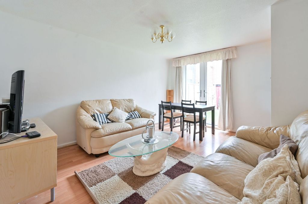 Property photo 2 of 10