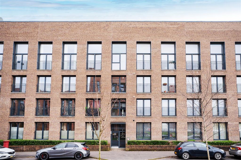 Property photo 2 of 28 23Bedford-30.Jpg