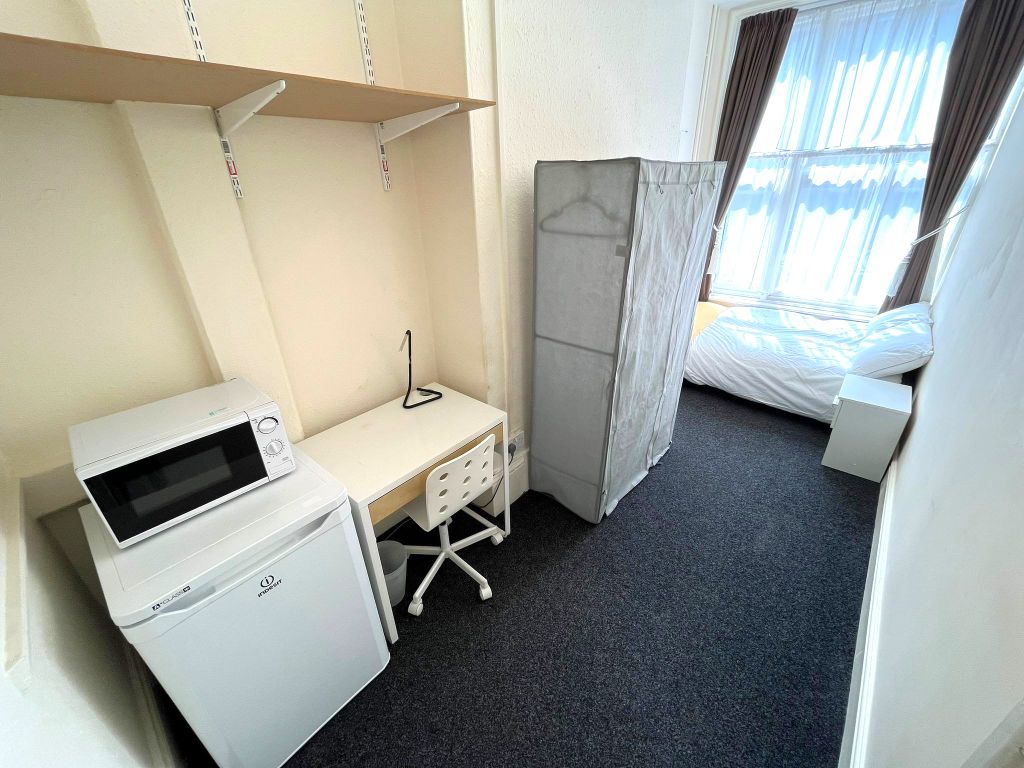 Property photo 1 of 21