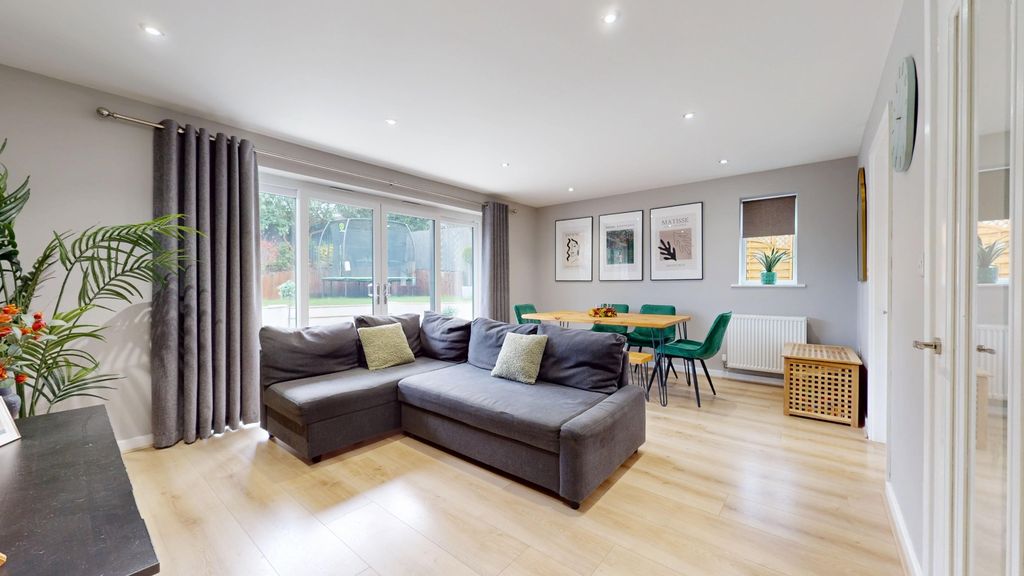 Property photo 3 of 17 4620516