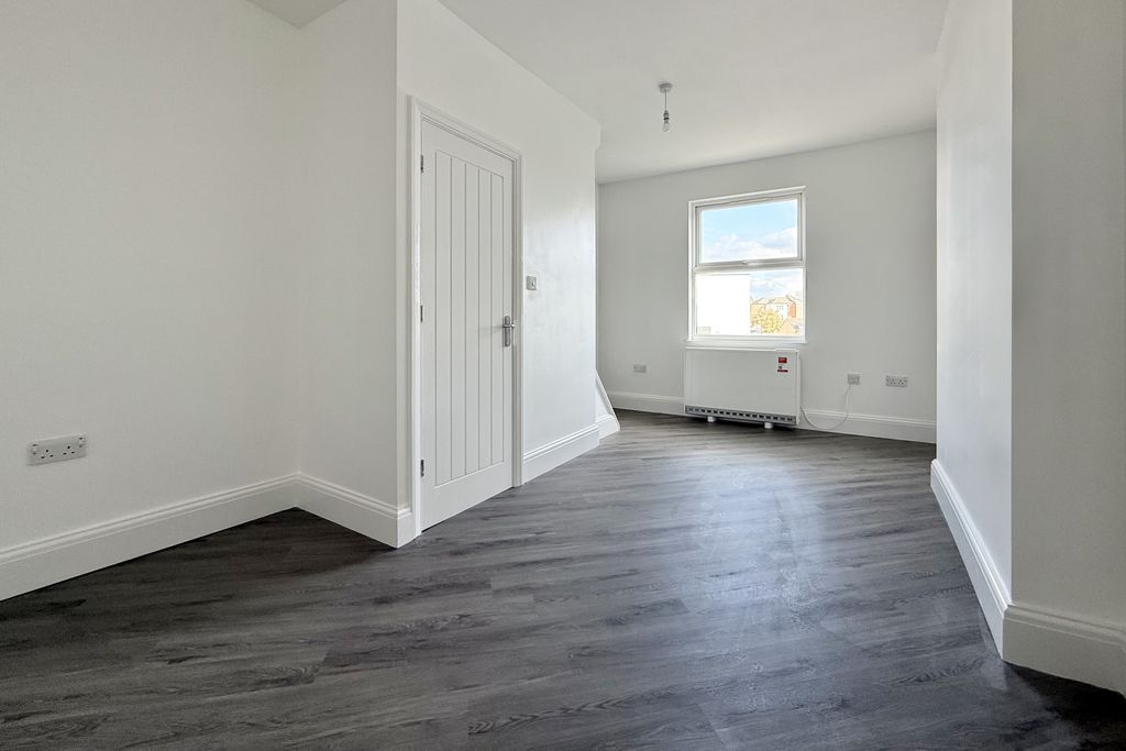 Property photo 1 of 10 1