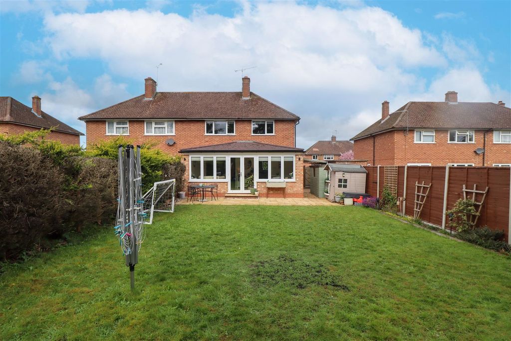 Property photo 2 of 21 Garden