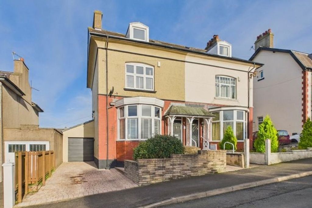 Property photo 1 of 35