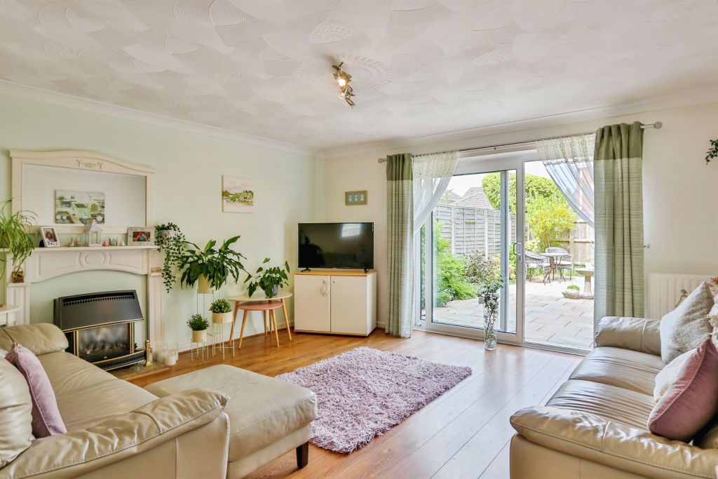 Property photo 2 of 17