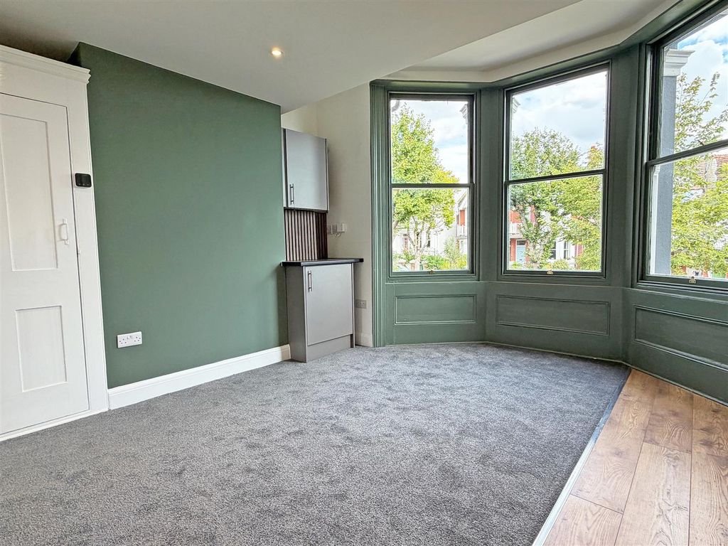 Property photo 3 of 10 93Blou2A.Jpg