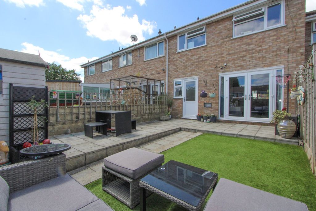 Property photo 1 of 27