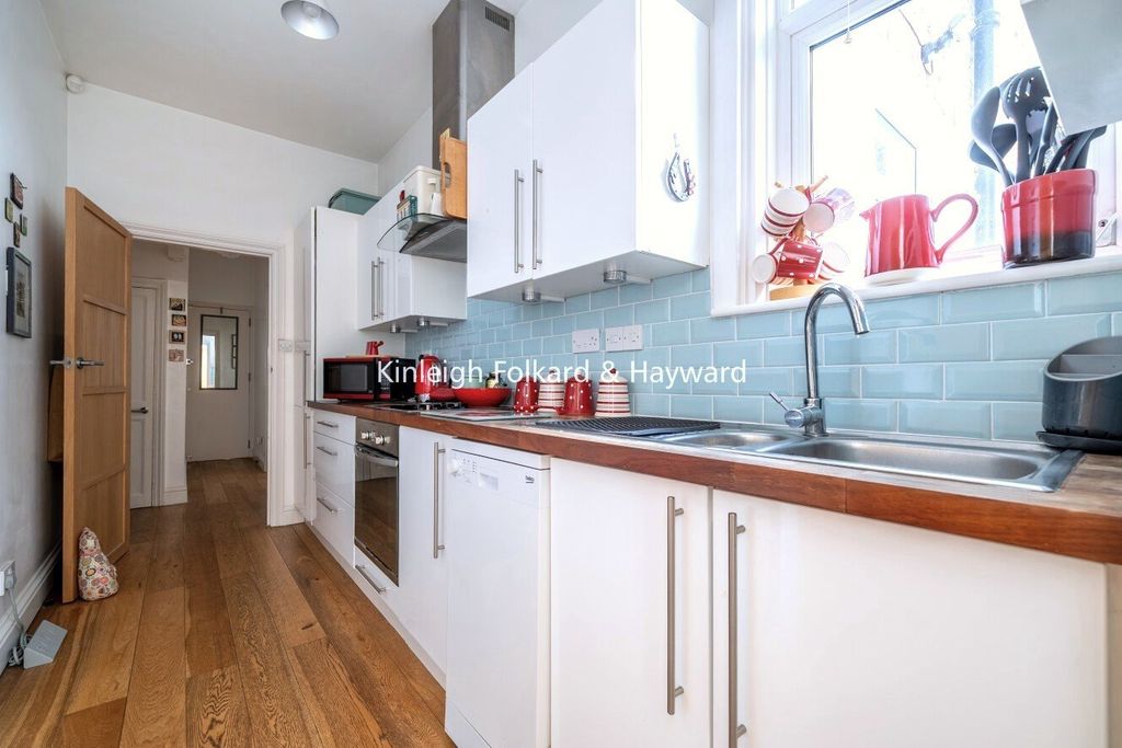 Property photo 3 of 8 Picture No. 25