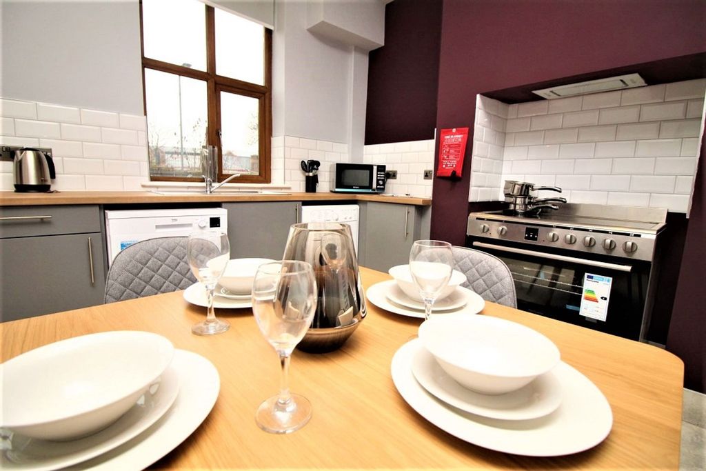 Property photo 1 of 9 Communal Kitchen