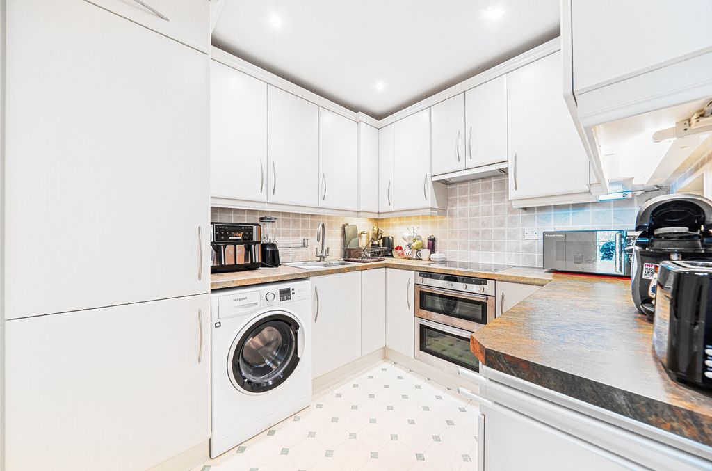 Property photo 3 of 9 1499179-9-6A69d86...