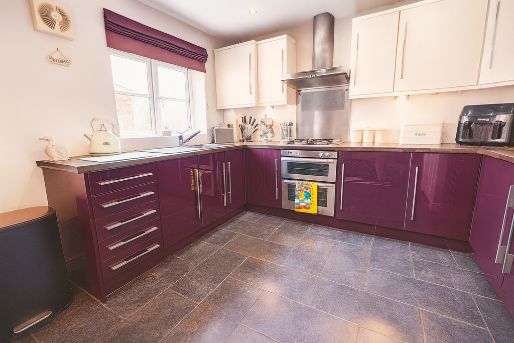 Property photo 2 of 21