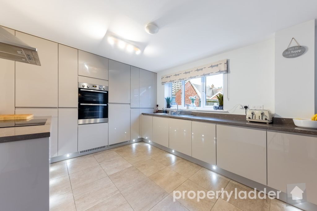 Property photo 3 of 23 Pl-9