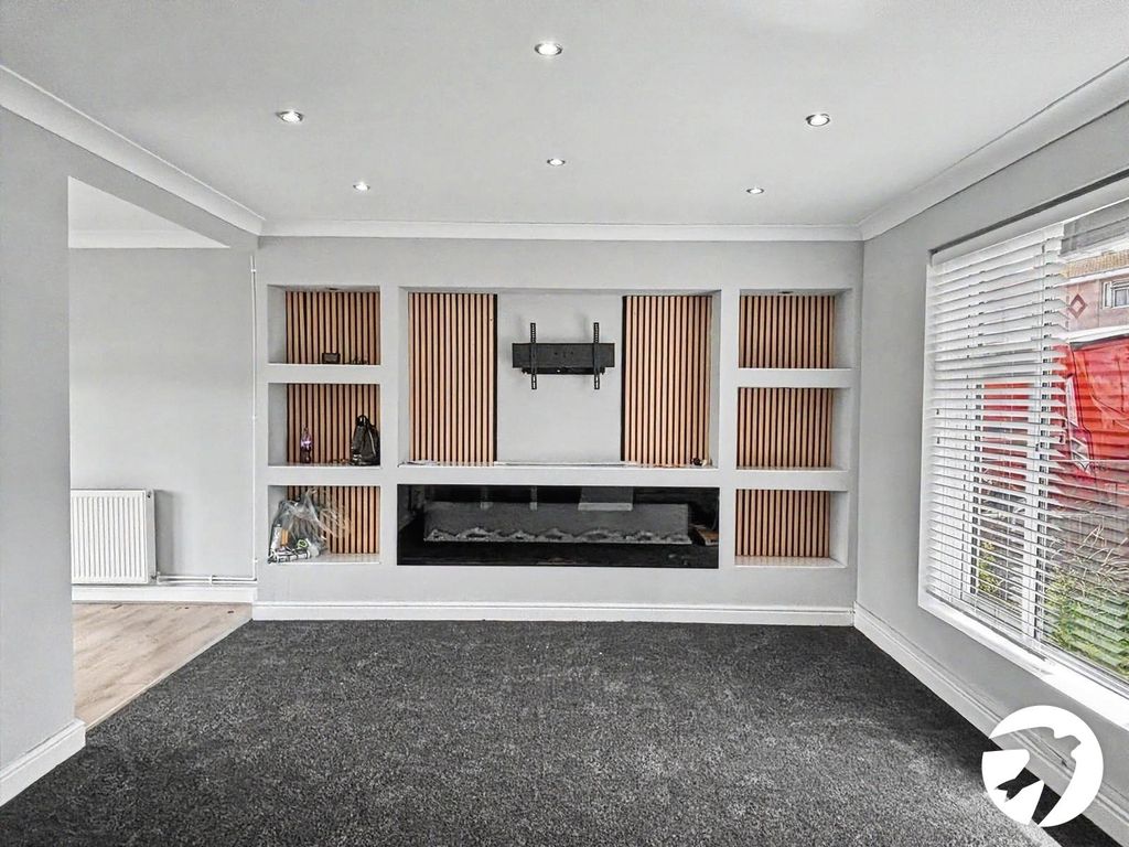 Property photo 2 of 18 Picture No. 25