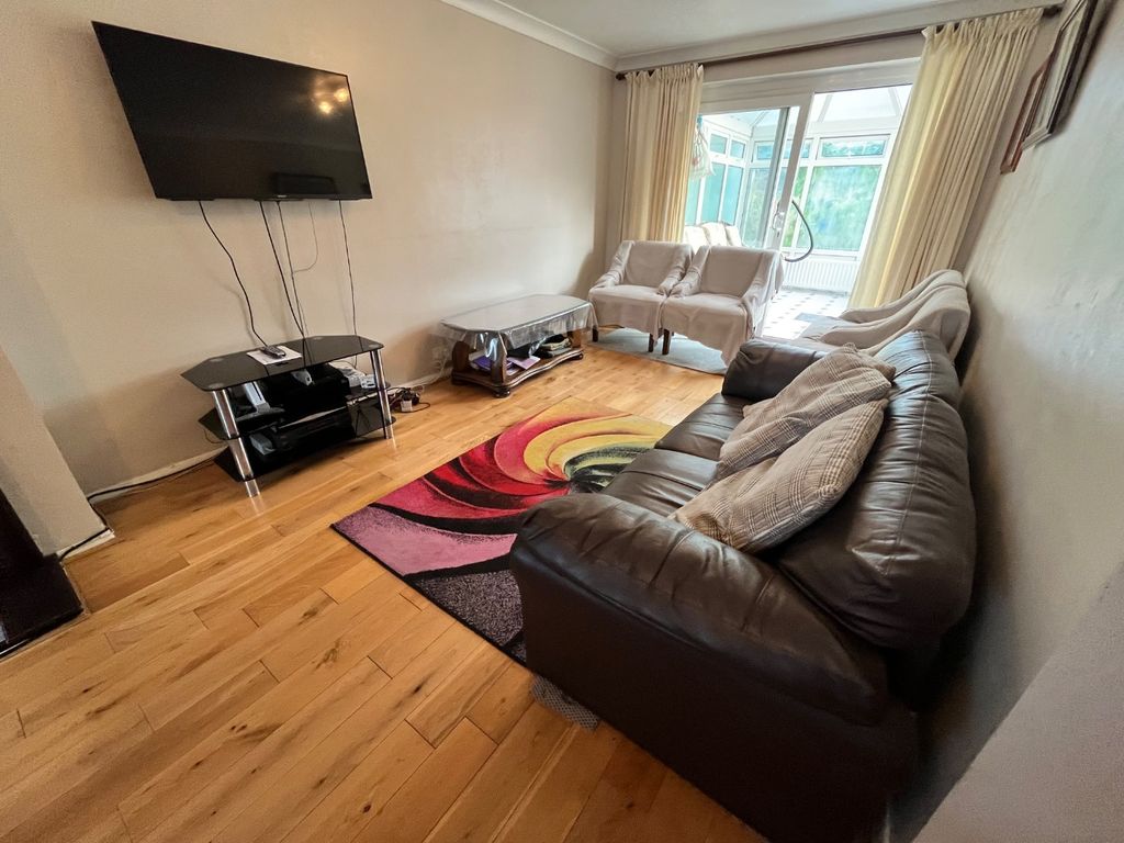 Property photo 2 of 16 4541313