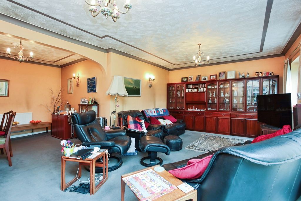 Property photo 2 of 15 Pbox-Img.Jpg