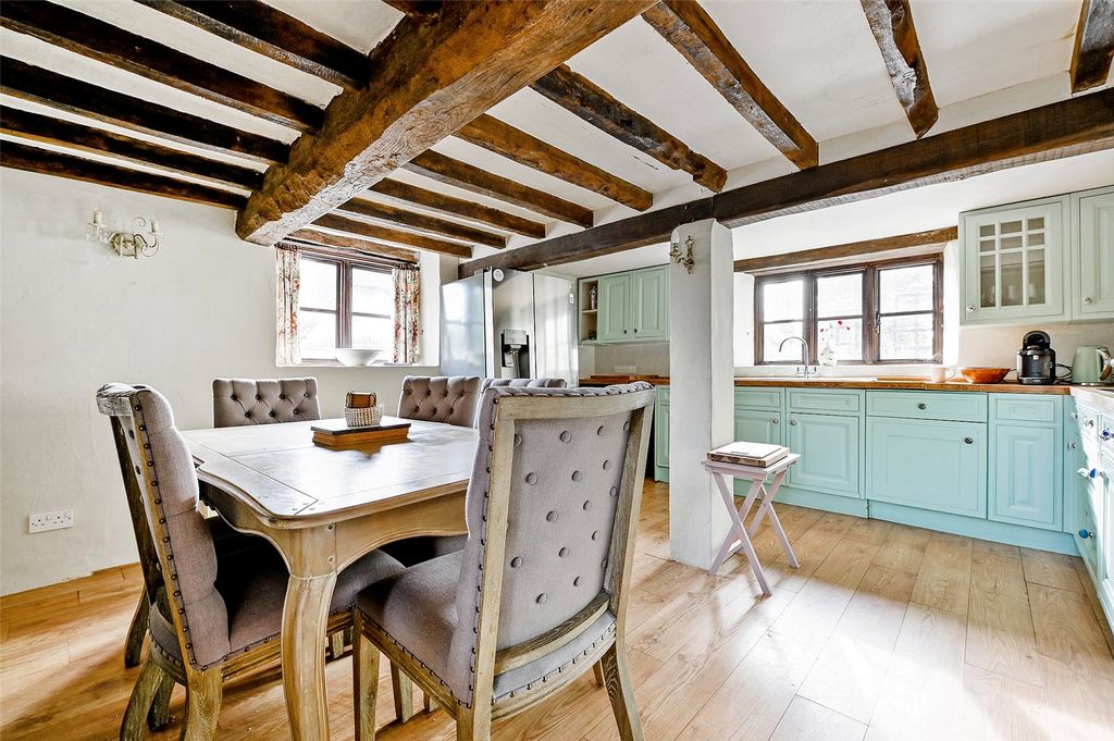 Property photo 3 of 14 Kitchen