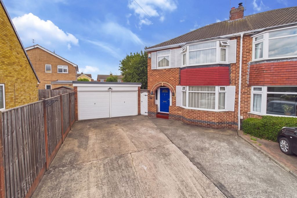 Property photo 1 of 16 Cam02279G0-Pr0159-Still025-001